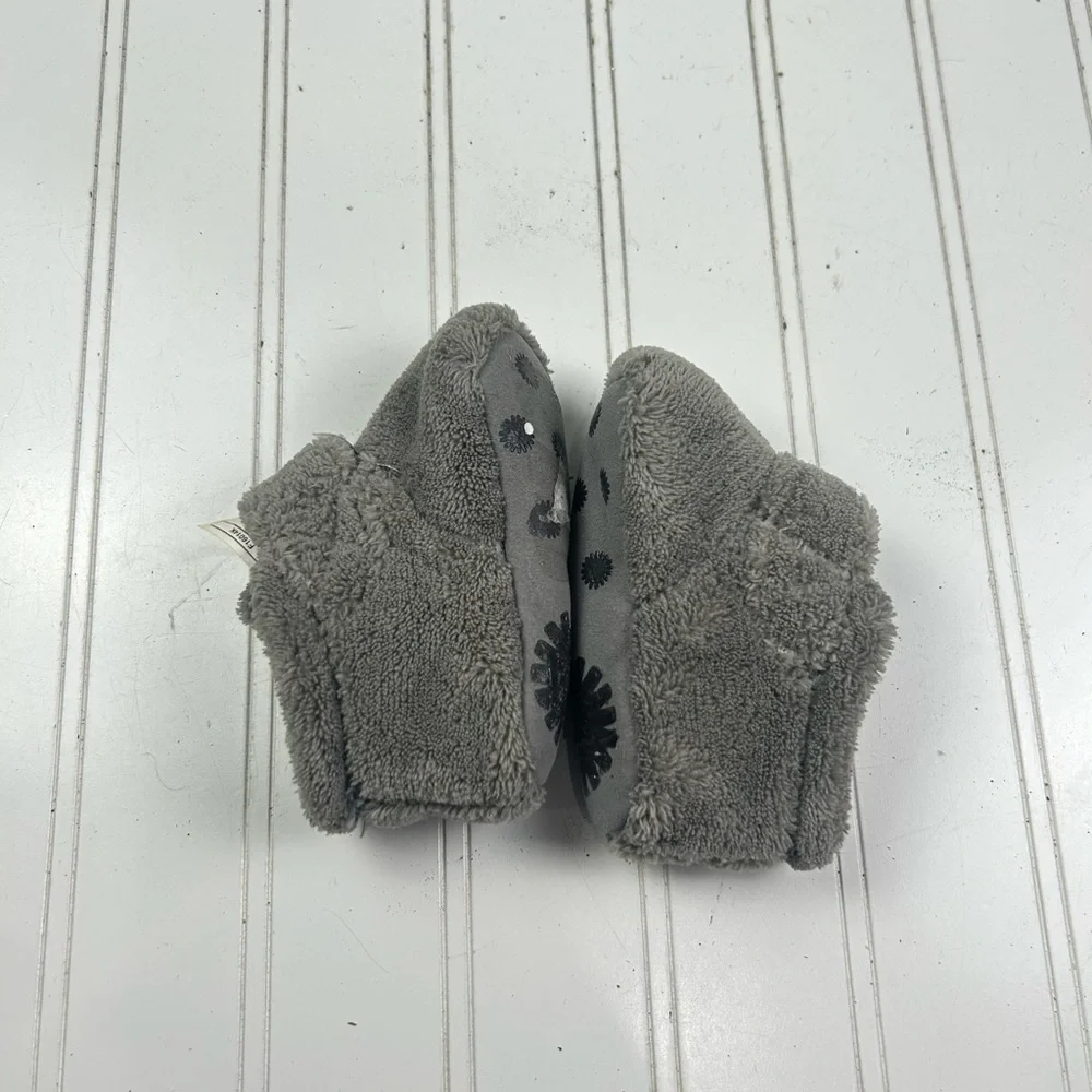 UGG Bixby Crib Shoe Slippers in Soft Gray Infant Size 2/3